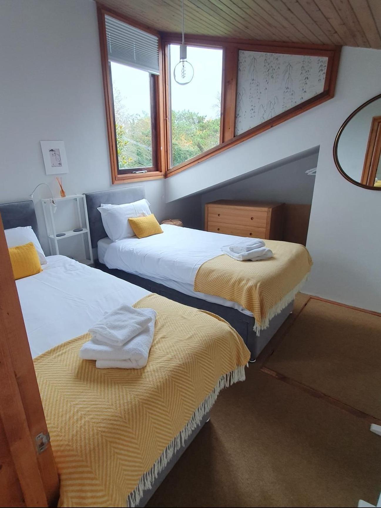 Unique & Rural Child Friendly Annexe With Large Gardens, Games & Tennis Court - Chichester Holiday Properties المظهر الخارجي الصورة