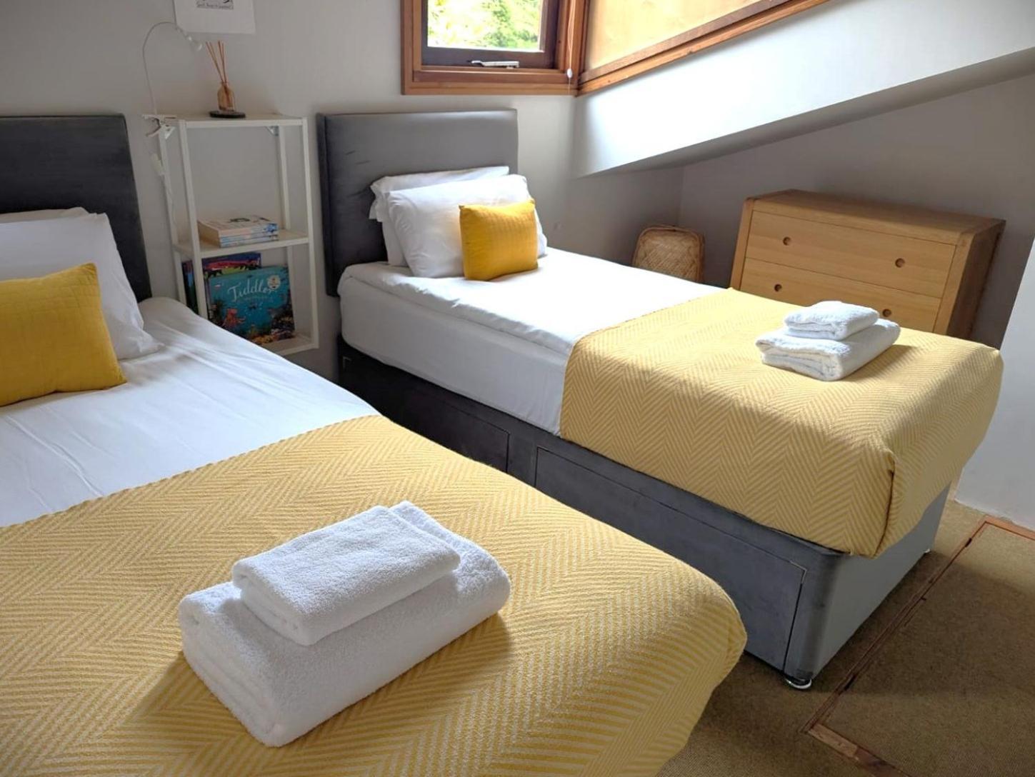 Unique & Rural Child Friendly Annexe With Large Gardens, Games & Tennis Court - Chichester Holiday Properties المظهر الخارجي الصورة